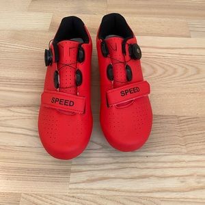 SPEED Cycling shoes – never worn. with clips
